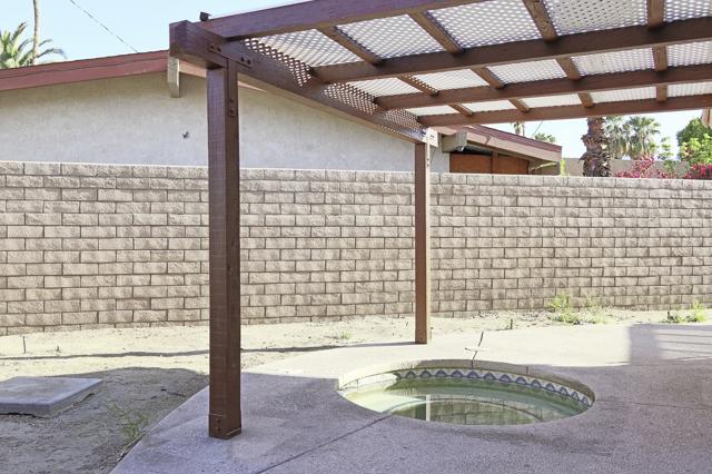 73969 Olive Court, Palm Desert CA: https://media.crmls.org/mediaz/fc1e5680-ca17-43d3-8b0e-07b2b0e43e90.jpg