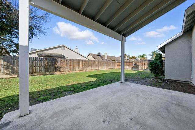 612 Saffron Street, Hanford CA: https://media.crmls.org/mediaz/fc1f1b07-2988-4fcd-9aa7-6a3667cc431f.jpg