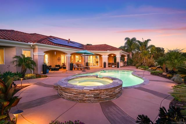 2224 Dos Lomas, Fallbrook CA: https://media.crmls.org/mediaz/fc1f4b57-cfa6-4b51-8121-4bf0018fcdb5.jpg