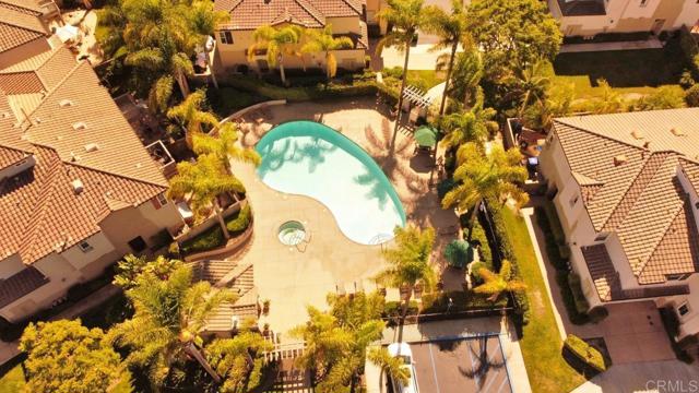 Detail Gallery Image 2 of 18 For 6484 Corte La Luz, Carlsbad,  CA 92009 - 2 Beds | 2 Baths