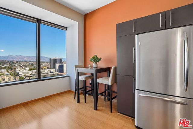 1100 Wilshire Boulevard, 2105 photo 11
