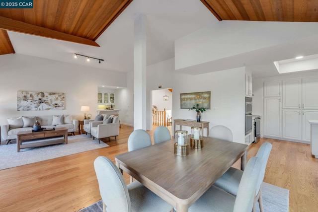 36 Candlewood Place, Walnut Creek CA: https://media.crmls.org/mediaz/fc20c669-ac8d-419d-9b22-d2e5160a4066.jpg
