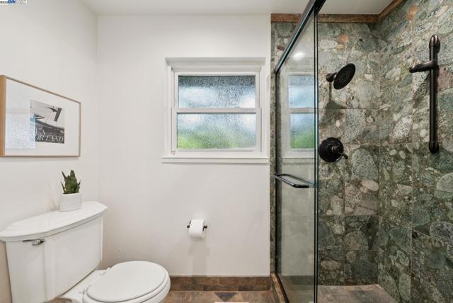 1515 Grove Way, Concord CA: https://media.crmls.org/mediaz/fc2136a2-fa13-4c45-b254-1a1eaee6b3d9.jpg