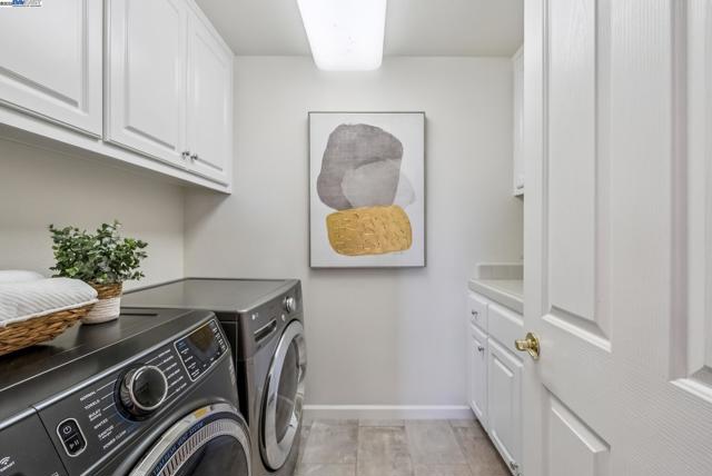 4110 Mystic View Ct, Hayward CA: https://media.crmls.org/mediaz/fc217935-8244-4985-8d92-99a6de55d077.jpg