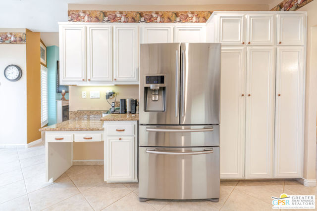 Image 14 of 52 For 77553 Carinda Court