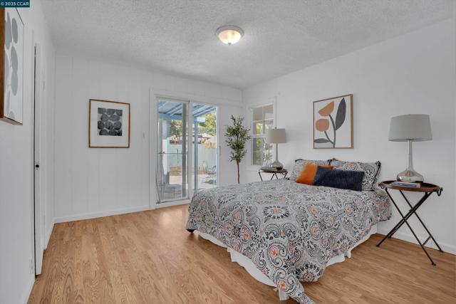 881 Merle Ave, Martinez CA: https://media.crmls.org/mediaz/fc21dc33-3ddc-4668-a5b5-b1ef53950d99.jpg