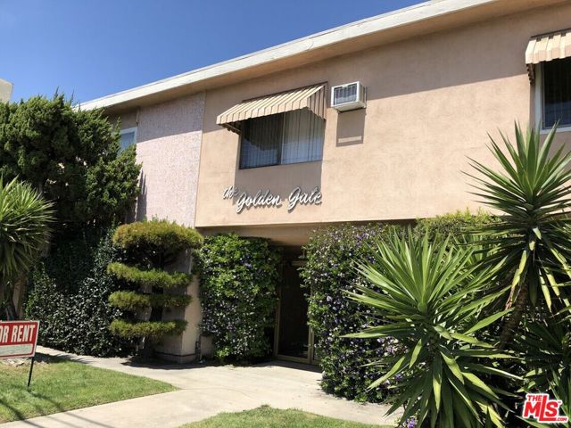 12159 Magnolia Boulevard photo 2