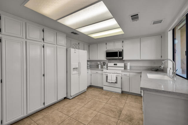 272 Avenida Del Sol, Palm Desert, CA 92260