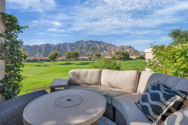 54853 Oakhill, La Quinta CA: https://media.crmls.org/mediaz/fc2279bc-3753-4a42-9488-fc1e506b29d3.jpg