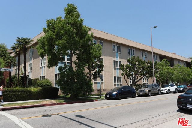 211 East California Avenue, B2 photo 3