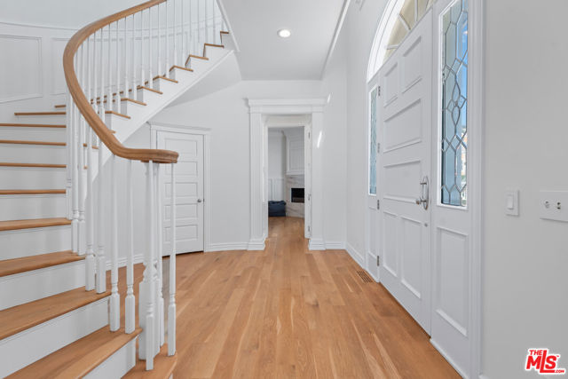 31656 Sea Level Drive, Malibu CA: https://media.crmls.org/mediaz/fc2358bf-ca6d-4aa2-ad15-7805c2508900.jpg