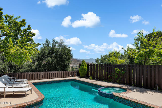 18845 Braemore Road, Porter Ranch CA: https://media.crmls.org/mediaz/fc237ad9-ea6b-4cc7-b7c4-29eda93e52d7.jpg