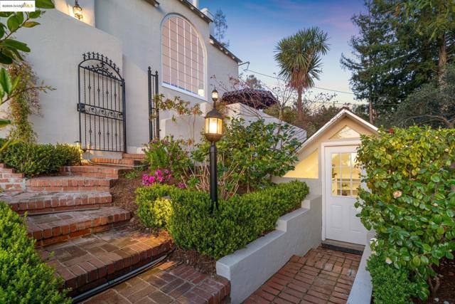 1143 Keith Ave, Berkeley CA: https://media.crmls.org/mediaz/fc2380fb-51c5-4a12-b4ab-c7d7911ace44.jpg