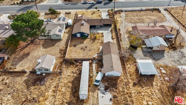 4631 W Avenue M8, Lancaster CA: https://media.crmls.org/mediaz/fc23ddc6-8c19-4b40-8827-e782398fad72.jpg
