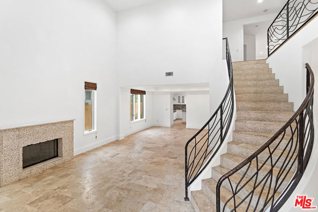 4510 Tyrone Avenue, Sherman Oaks CA: https://media.crmls.org/mediaz/fc241089-5f4d-4318-9e9e-a7f814ffe38e.jpg