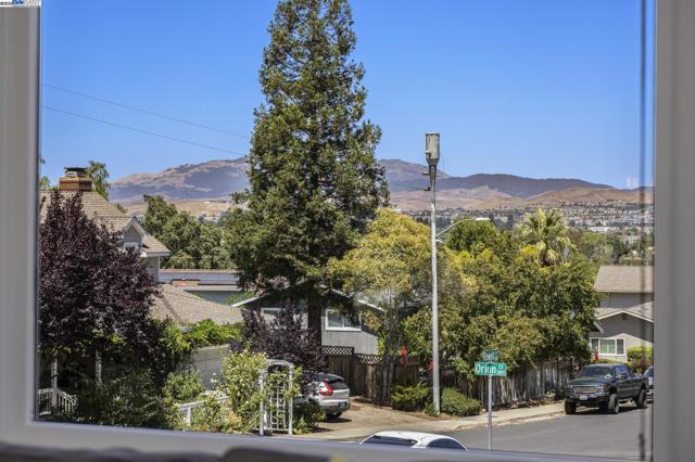3868 Orion Ct, Pleasanton CA: https://media.crmls.org/mediaz/fc242a52-6b98-478c-ba71-979cbd993eff.jpg
