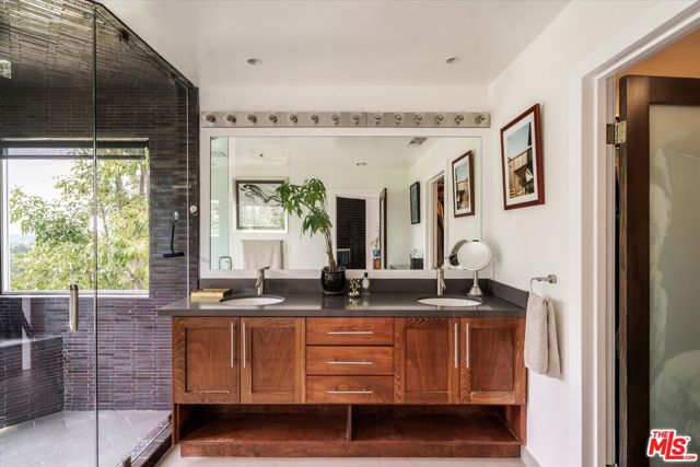11372 Brill Drive, Studio City CA: https://media.crmls.org/mediaz/fc2435e0-6080-4eb1-b28b-4afef29e066f.jpg
