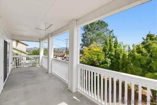 131 Scenic Dr, El Cajon CA: https://media.crmls.org/mediaz/fc255003-4ed2-4ea8-be96-d68552d0732a.jpg