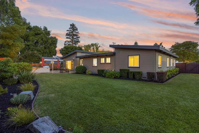 599 Dawn Drive, Sunnyvale CA: https://media.crmls.org/mediaz/fc255d0f-92a3-487d-9061-278970b15b2c.jpg