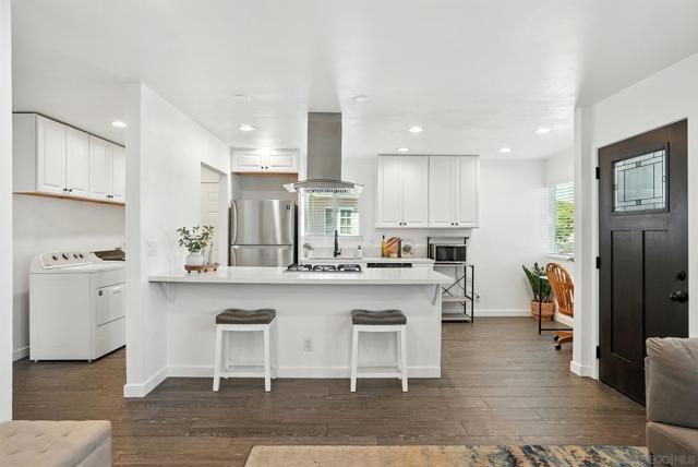 1622 Cherry Place, Escondido CA: https://media.crmls.org/mediaz/fc2573a3-acb1-4e34-be09-7db8dccee93b.jpg
