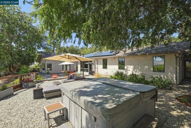 68 Terrace Rd, Walnut Creek CA: https://media.crmls.org/mediaz/fc259efd-3c40-4b9f-8931-885428db3a4d.jpg