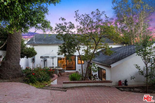 10517 Cheviot Drive, Los Angeles CA: https://media.crmls.org/mediaz/fc25d319-f0b5-4f5f-9929-ea6e27bbf67a.jpg