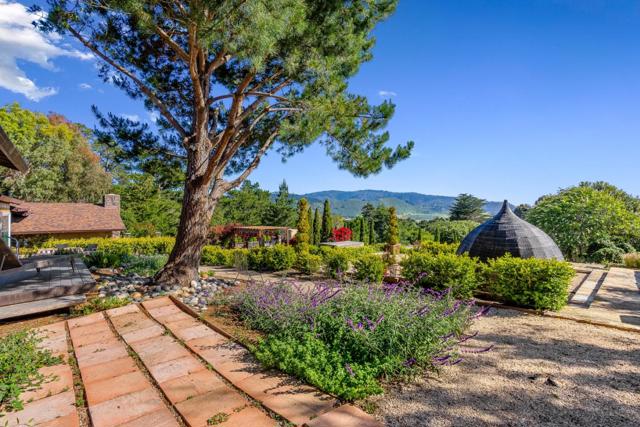 25550 Rio Vista Drive, Carmel CA: https://media.crmls.org/mediaz/fc260fe2-82e6-4f06-8352-6b67dc1c1b02.jpg