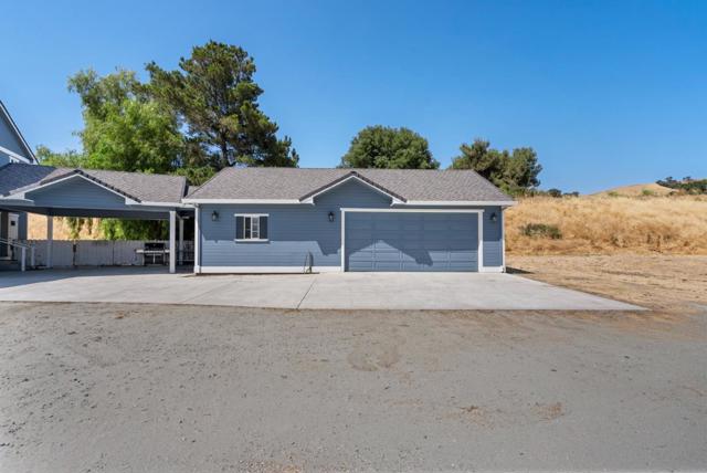 695 Hospital Road, Hollister CA: https://media.crmls.org/mediaz/fc267872-7eb7-4b14-9b6b-b66475a163c9.jpg
