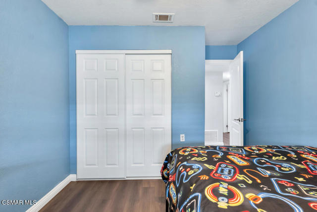 6211 Anastasia Street, Simi Valley CA: https://media.crmls.org/mediaz/fc2693ab-cabd-4193-8bf3-a746efcfe314.jpg