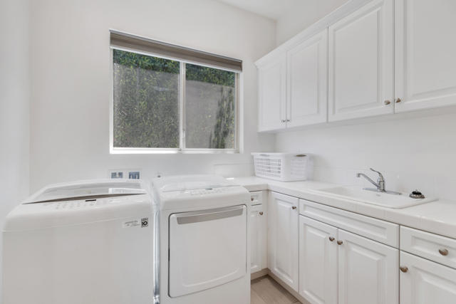 81805 Four Seasons Place, La Quinta CA: https://media.crmls.org/mediaz/fc2754cf-f70d-4bf7-9567-fcaa3ec62c35.jpg