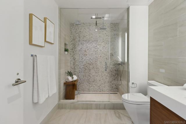 888 W E St, San Diego CA: https://media.crmls.org/mediaz/fc275c8e-5b42-4b26-99ea-10080dd97919.jpg