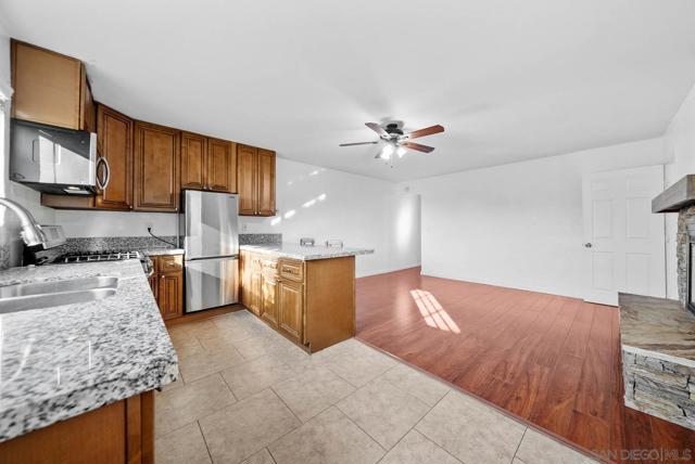 2297 1/2 Orchard Ave, El Cajon CA: https://media.crmls.org/mediaz/fc27a51f-cd80-486d-9076-93ea26644cf2.jpg
