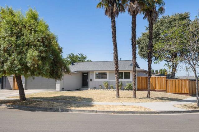 480 Chinook Lane, San Jose CA: https://media.crmls.org/mediaz/fc280e47-5405-4b77-a419-7367f90c590c.jpg