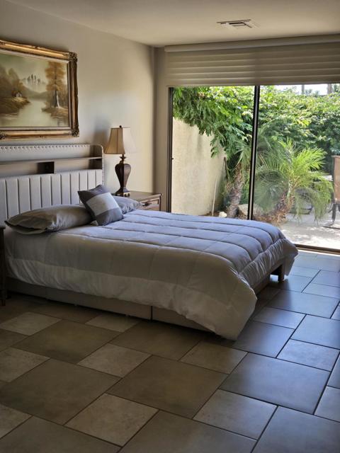 31 Stanford Drive, Rancho Mirage CA: https://media.crmls.org/mediaz/fc2817e0-0932-4be8-b7bc-b7017350d6bf.jpg