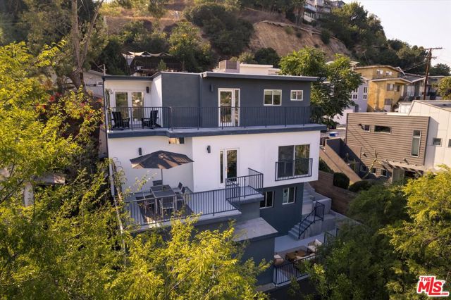 2162 Lyric Avenue, Los Angeles CA: https://media.crmls.org/mediaz/fc292202-784b-457f-bba2-bad7f5197453.jpg