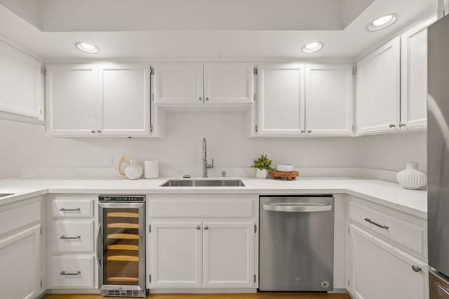 416 Portofino Drive, San Carlos CA: https://media.crmls.org/mediaz/fc293d52-a0f8-41ad-878c-7516357342d5.jpg