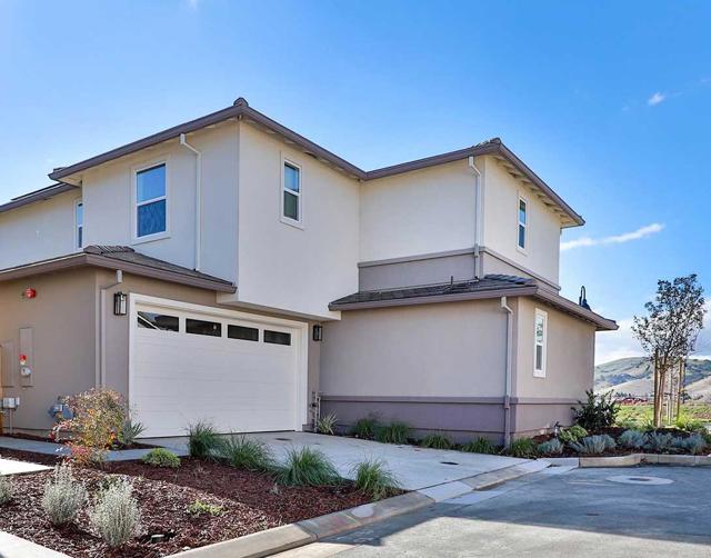 5712 Lake Club Drive, Fairfield CA: https://media.crmls.org/mediaz/fc29438d-e2d1-4bfc-8815-8b5e1970167a.jpg