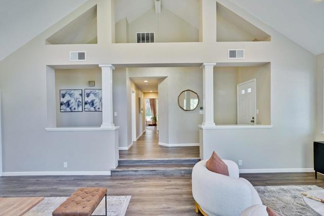304 Windmill Park Lane, Mountain View CA: https://media.crmls.org/mediaz/fc2a1d34-fbc2-4f6c-8b62-61109d283e26.jpg