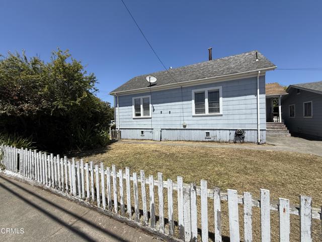 Detail Gallery Image 9 of 33 For 100 Morrow St, Fort Bragg,  CA 95437 - 5 Beds | 2 Baths