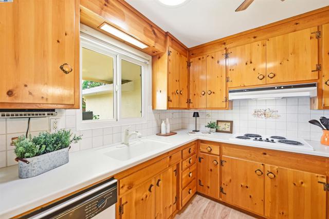 Image 9 of 41 For 5169 Lawler Ave