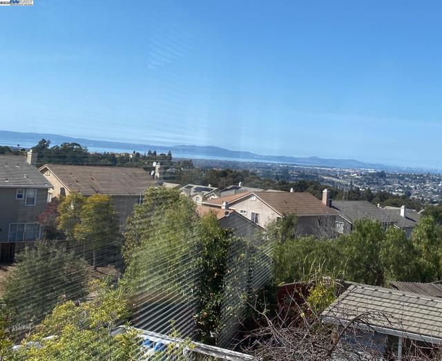 Image 31 of 38 For 25657 Crestfield Dr