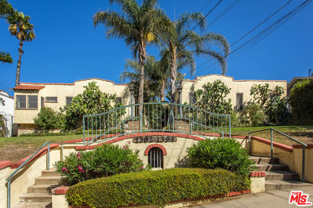 1382 Edgecliffe Drive