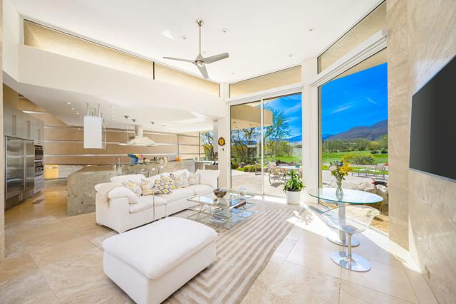 79095 Tom Fazio N Lane, La Quinta CA: https://media.crmls.org/mediaz/fc2d068e-5077-45eb-8259-4432e377803e.jpg