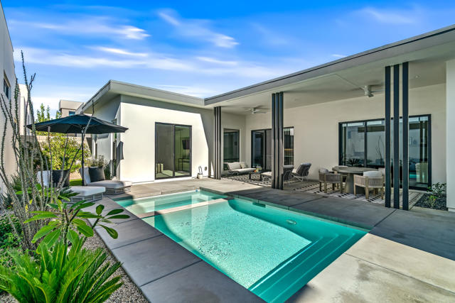 1346 Bacall Way, Palm Springs CA: https://media.crmls.org/mediaz/fc2fcfee-07e2-4507-8c49-50bc678c1a97.jpg