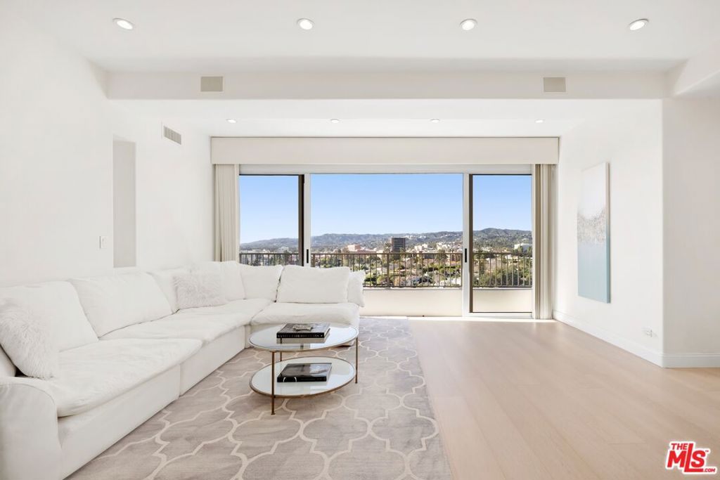 10501 Wilshire Boulevard #2201