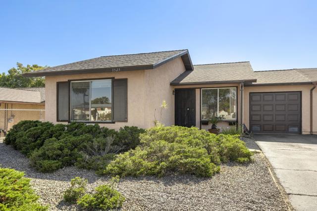 1523 Temple Heights Drive, Oceanside CA: https://media.crmls.org/mediaz/fc3063e3-c62c-40a6-b536-46e877f8bb0d.jpg