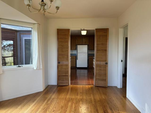 102 Santa Maria Avenue, Portola Valley CA: https://media.crmls.org/mediaz/fc30891a-0841-451d-a270-6f22e29486e0.jpg