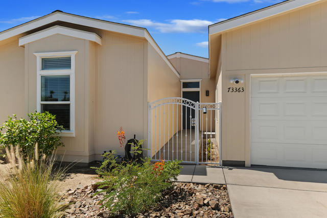 73363 Desert Greens Dr N, Palm Desert CA: https://media.crmls.org/mediaz/fc30a9c7-09ce-4ac0-a996-5a96d17b8a6c.jpg