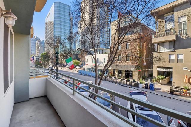 1501 India St, San Diego CA: https://media.crmls.org/mediaz/fc313cef-5c20-4d6a-bd9d-5be8b639e273.jpg