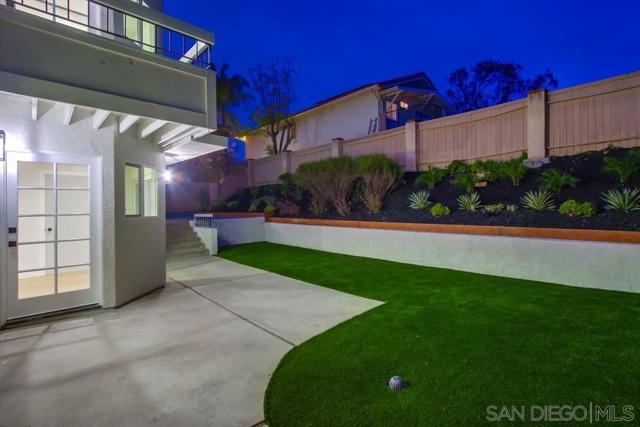 10415 Mesa Madera Dr, San Diego CA: https://media.crmls.org/mediaz/fc317a4e-3dbd-4837-9487-20a0d946553c.jpg